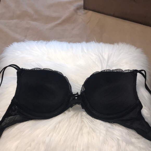 Victoria’s Secret push up bra 32B - Picture 2 of 4